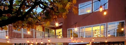 Econo Lodge Inn & Suites