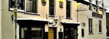 Falcon Hotel