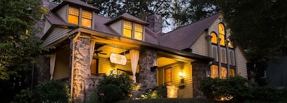 Stonehurst Place Bed & Breakfast