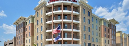 Hampton Inn & Suites Des Moines Downtown