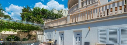 Villa Borna Apartments
