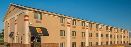 Super 8 By Wyndham Lincoln West