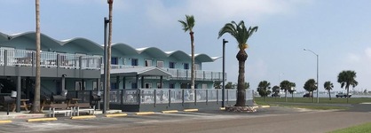 Blue Wave Inn