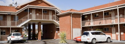 Courtyard Motor Inn