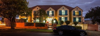 Albion Manor