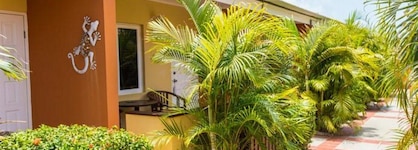 Cariñas Studio Apartments