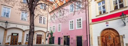 Tyn Yard Residence