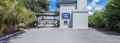 Howard Johnson by Wyndham Orlando Lake Buena Vista South
