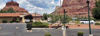 Wildflower Inn At Bell Rock