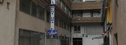 Hostal La Embajada