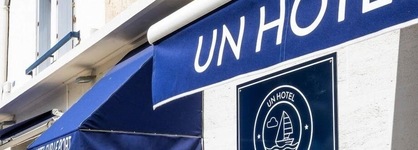 Un Hôtel Sur Le Port