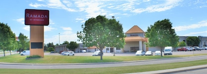 Ramada By Wyndham Sioux Falls Airport-Waterpark & Event Ctr