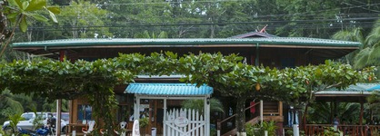 Hotel La Isla Inn