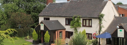 Oak Farm Hotel