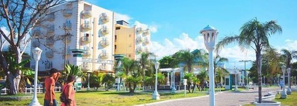 Art-Deco Beach Hotel