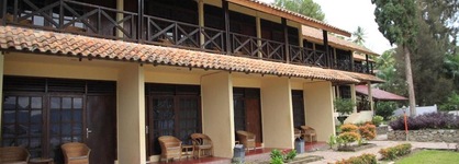 Pandu Lakeside Hotel Tuktuk