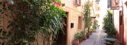 Helena Hotel