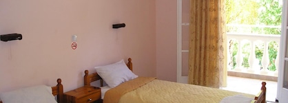 River Studios & Apartments
