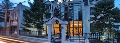 Hotel Vozarev