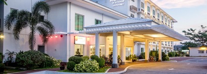 Microtel By Wyndham South Forbes