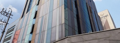 Tria Business & Boutique Hotel