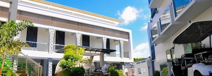 Eloisa Royal Suites