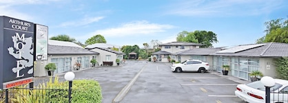 Arthur's Court Motor Lodge