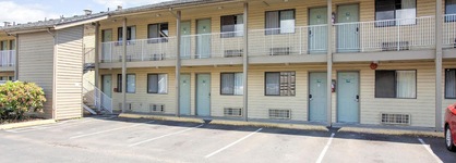 Oyo Woodland Hotel And Suites