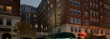 The Knickerbocker On The Lake