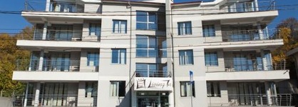 Living In Aparthotel