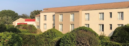 Les Aubuns Country Hôtel