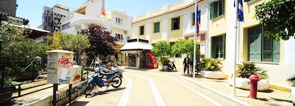 Live In Athens, Psyrri Central Apartments