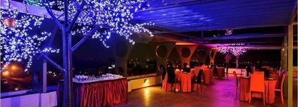Hi5 Hotel & Experience