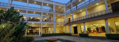 Treehouse Hotel Club & Spa