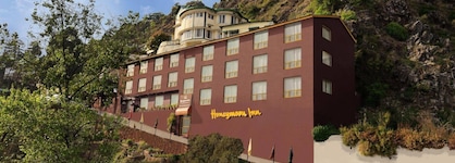 Honeymoon Inn