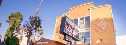 Metropolitan Inn & Suites