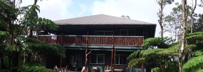Aloha Crater Lodge and Lava Tube