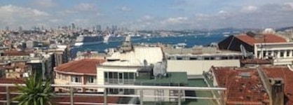 Yazar Hotel