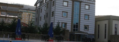 Sandal Otel