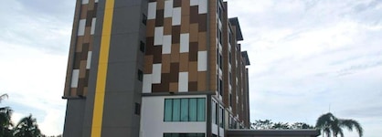 S Tara Grand Hotel