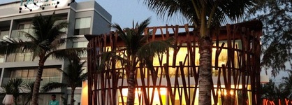 Le Coral Beach Resort And Cafe