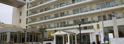 Santa Beach Hotel