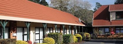 Tudor Court Motor Lodge