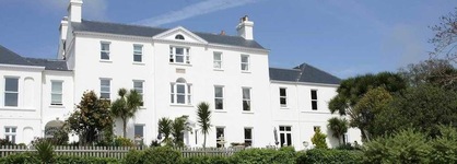 La Haule Manor