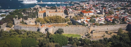 Amphitryon Boutique Hotel