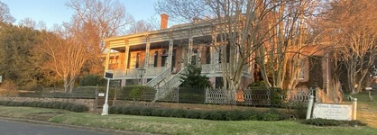 Corners Mansion Inn - A Bed & Breakfast