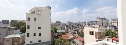Golden Sunshine Villa Hotel And Travel