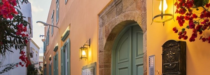 Efchi Suites 1904