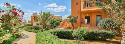 Nanakis Beach Apartments