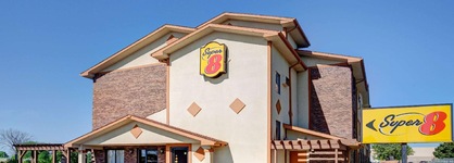 Super 8 By Wyndham Roseville Detroit Area
